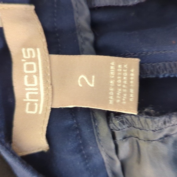 Chico's Navy Shorts Sz 2 = 12 - Picture 4 of 4